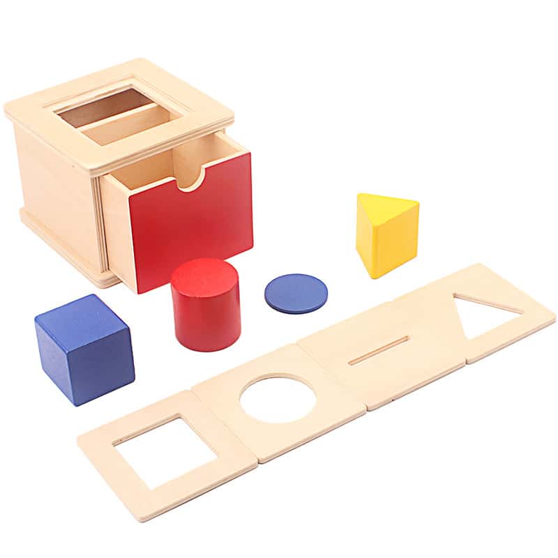 Montessori sorting box with interchangeable shapes