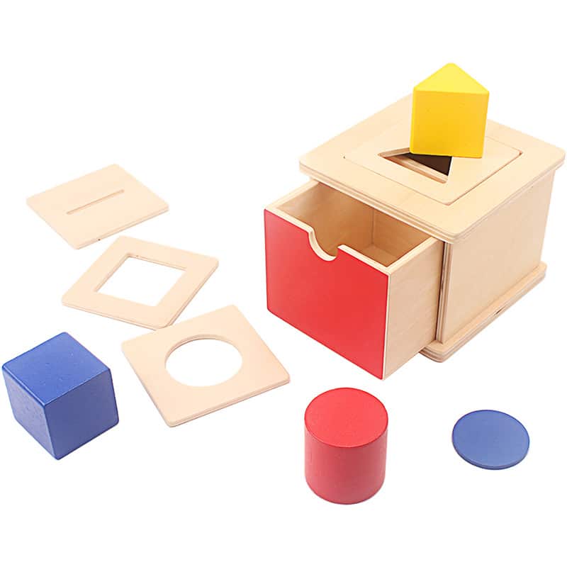 Montessori sorting box with interchangeable shapes