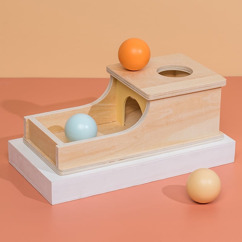 The target box Montessori Object Permanence Box - Balls